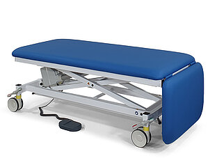 Modell 2006XLE, Kurzliege, Liege mit variabler Länge für Untersuchung und Behandlung mit elektromotorischer Höhenverstellung, 2-teiliger Liegefläche und vertikal abklappbarem Kopfteil, hier in niedrigster Position