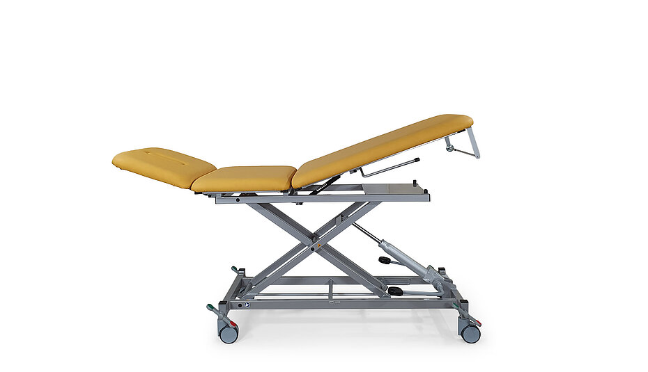 Modell 2820XL/H - Therapieliege mit 3-teiliger Liegefläche, Kopfteil vertikal abklappbar, Abb. zeigt Verstellmöglichkeiten